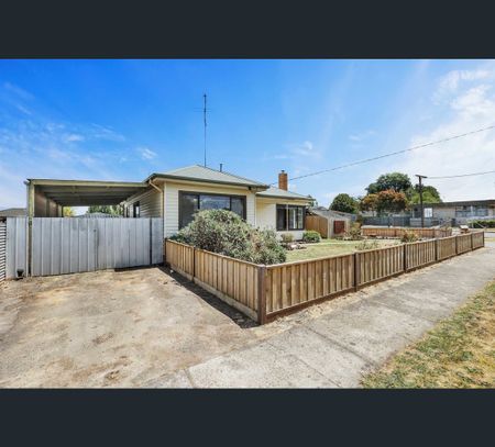 212 Yarrowee Street, Sebastopol, Vic 3356 - Photo 5