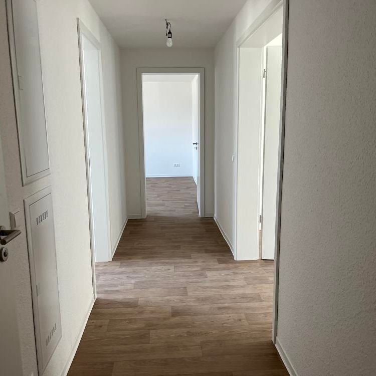 3 Zimmer-Wohnung mit Aufzug, Balkon und Badewanne - Foto 1