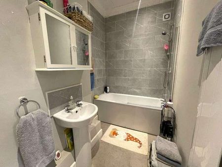 Hall Drive, Gosberton, Lincolnshire, PE11 - Photo 2