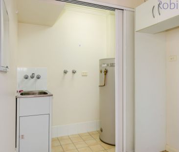 Eastern end of the city, only 200m to the beach. - Photo 4