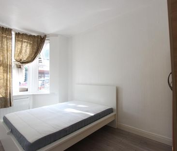 1 Bed Flat, Colvin Road, E6 - Photo 1