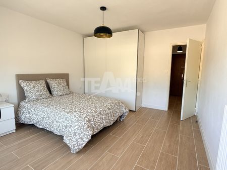 Location Appartement 2 pièces 45m² SETE 34200 - Photo 2