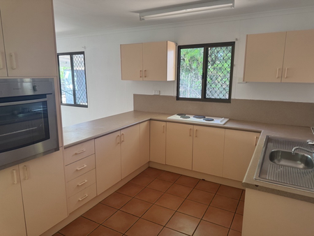 8 Amadio Court, Douglas - Photo 2