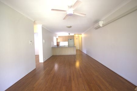 ” Deposit Taken ” 2/108-112 Stapleton St Pendle Hill NSW 2145 - Photo 3