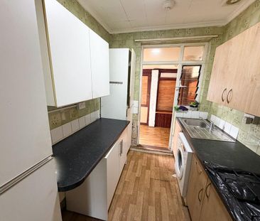 4 bedroom terraced house to rent - Photo 5