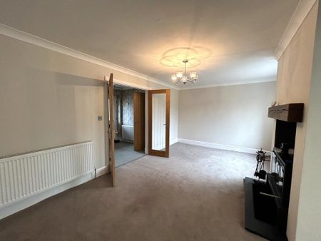 4 bedroom detached house to rent - Photo 2