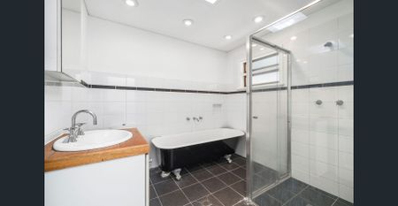 Spacious 3-Bedroom Terrace in the Heart of Surry Hills - Photo 5