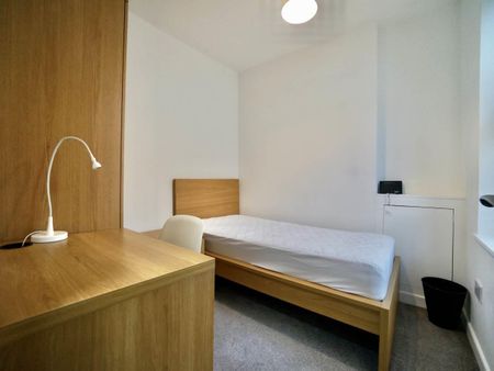 24 Albert Street - Photo 3