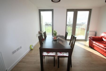 2 bedroom flat to rent - Photo 2