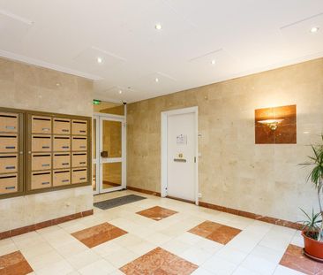 location Appartement T1 DE 33.72m² À GARCHES - Photo 5
