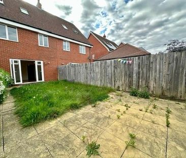 4 bedroom semi-detached house to rent - Photo 2