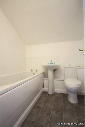 1 bedroom property to rent in Worcester - Photo 5