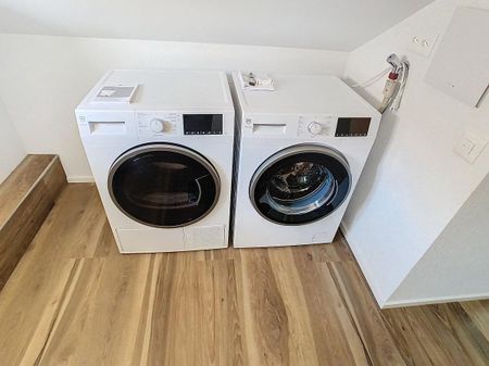 Charmant 3.5 pièces dans les combles avec poutres apparentes - Photo 4