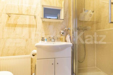 1 Bedroom, 1 bath, 1 reception Flat - Photo 4