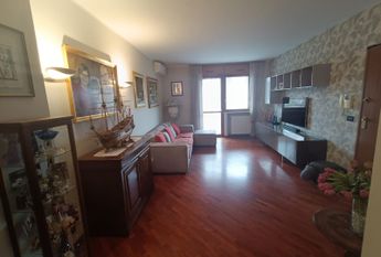 Grugliasco – affittasi quadrilocale parzialmente arredato