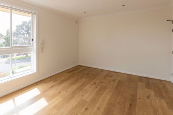 Refurbished 2 Bedroom Unit - Photo 1