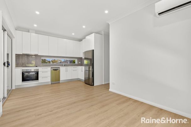 5a Deakin Street, Forestville NSW 2087 - House For Rent | Domain - Photo 1