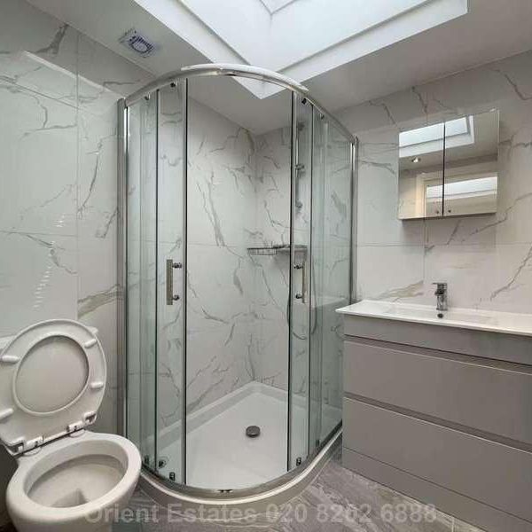 Southbourne Avenue, London, NW9 - Photo 1