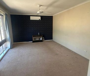 Family Home with Front & Rear Gardens - Photo 2