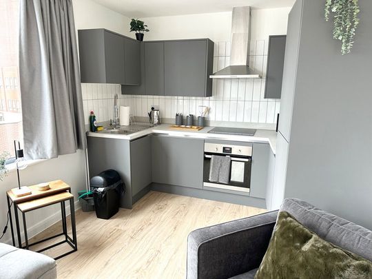 Queen Street - Photo 1