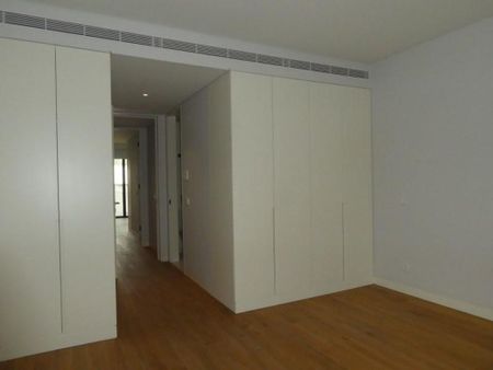 2 bedroom luxury Flat for rent in Lisbon, Portugal - Photo 2