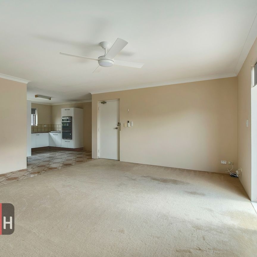 ONE OF THE BIGGEST TWO BEDROOM UNITS IN PRIME LOCATION! - Photo 1