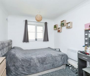 Priors Drive, Norwich - Photo 4