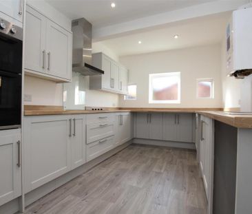 3 bedroom terraced house to rent - Photo 2