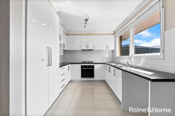 1/14 Glenrosa Court, St Albans, VIC 3021 - Photo 1