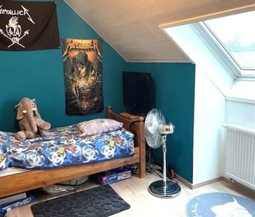 Charmante woning met 2 slaapkamers, terras/tuintje en autostaanplaa... - Photo 4