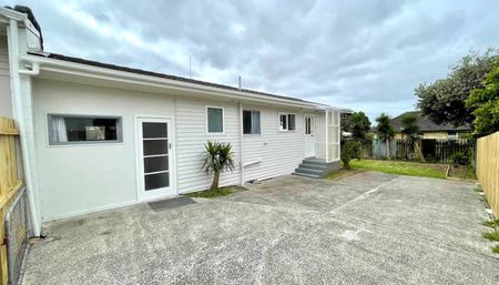 Spacious 3-Bedroom Unit in Convenient Otara Lo... - Photo 3