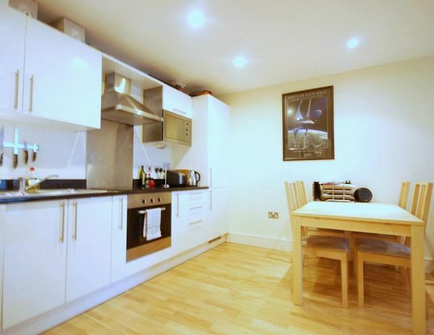 1 bedroom flat in 20 Lanterns Way - Photo 1