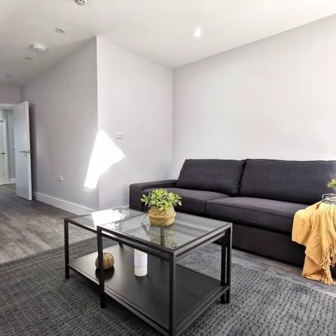 Stunning Fully Renovated Garden Apartment - Photo 1