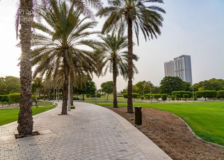 Burj Khalifa View | Fully Furnished | Vacant - Photo 2
