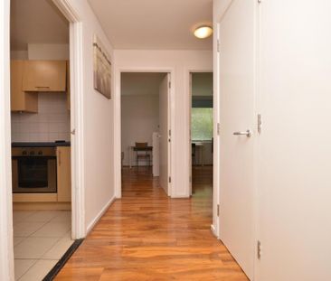 1 bedroom in a flat share to rent - Photo 3