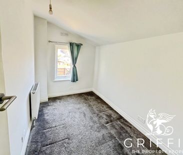 Hogg Lane, Grays, RM17 - Photo 3