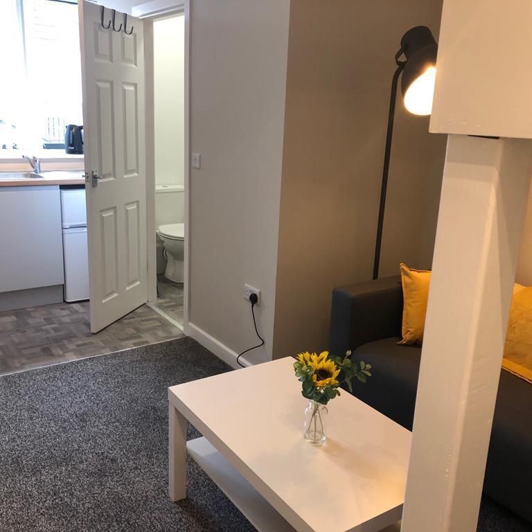 1 bedroom private hall to rent - Photo 1