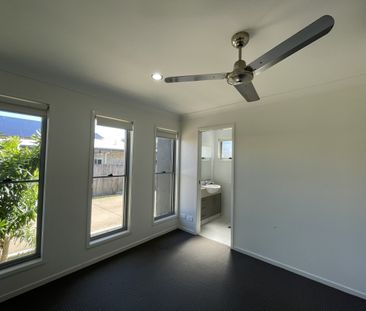 Ultra Modern and really close to beach - Photo 2
