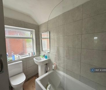 3 bedroom semi-detached house to rent - Photo 6