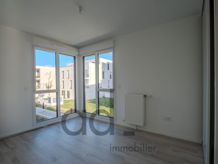 Location Appartement 3 pièces 71m² LA ROCHELLE 17000 - Photo 4