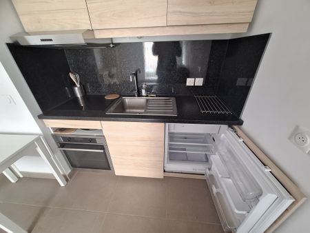 Location Appartement 1 pièce 23m² MARSEILLE 8ème - Photo 3