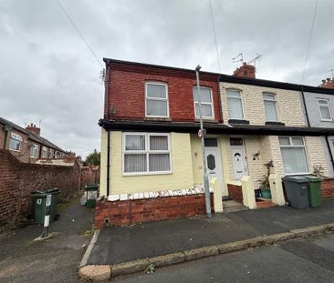 3 bedroom end of terrace house to rent - Photo 4