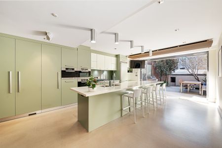 Furnished Executive Rental - Three Bedroom with Separate Study + Parking - Photo 5