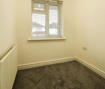 3 bedroom semi-detached house to rent - Photo 6