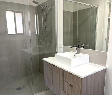 38 Kashmir Cct, Greenbank QLD 4124 - House For Rent | Domain - Photo 5
