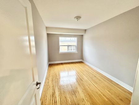 For Lease - 11 Thirty Third Street Unit# 303, Toronto, Ontario - Photo 2