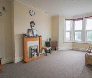 3 bedroom flat to rent - Photo 6