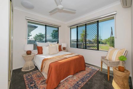 3 Dugong Crescent, Mount Louisa. - Photo 4