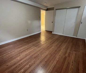 Detached Home For Lease | W9074863 - Photo 5