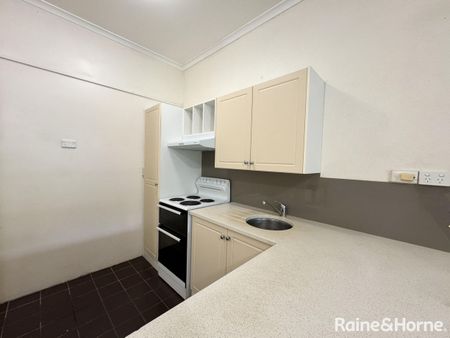 2 BEDROOM : 2 BATHROOM : UNFURNISHED : CLOSE TO TOWN & BEACH - Photo 3